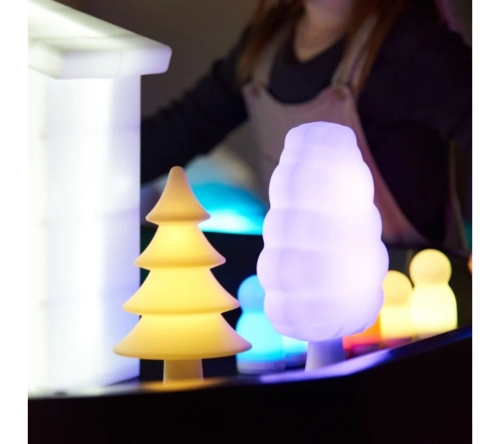 świecący-zestaw-13-elementów-figurki-domki-i-drzewka (5).jpg