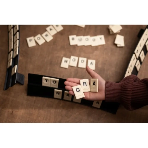 5e8a225df0e2-rummikub-slowny.webp
