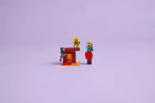 552a9-lego-minecraft-8482-bi.webp