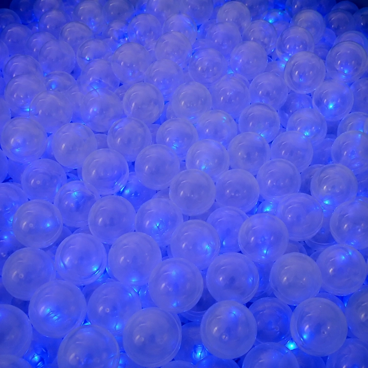 zbliżenie piłeczki do basenu led.png